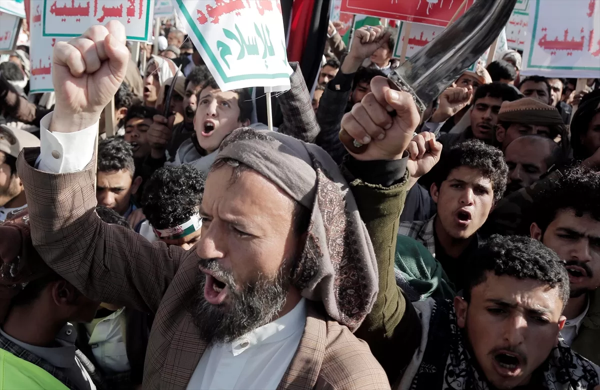 Yemenliler, Gazze halkıyla dayanışmak için “milyonluk” gösteride bir araya geldi