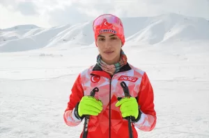 HAKKARİ (AA) – ULAŞ GÜVEN – Türkiye'nin farklı illerinden Hakkari'nin