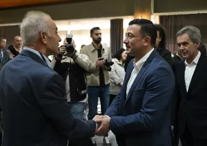 - "İnşallah, Mavişehir'deki opera binasını da tamamlayan, Hamza Dağ yönetimindeki