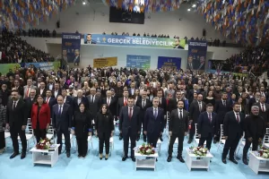 - "Hiç kimseyi ihmal etmeden, teker teker herkesin gönlüne gireceğiz.