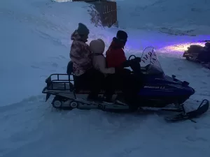 ANTALYA (AA) – Antalya'nın Konyaaltı ilçesinde kayak merkezinde mahsur kalan