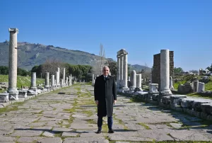 - "Bergama Antik Kenti'nin, ulusal ve uluslararası kültür turizm vitrininde