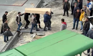 İSTANBUL (AA) – Beylikdüzü'nde, çalıştığı inşaatın ikinci katından asansör boşluğuna