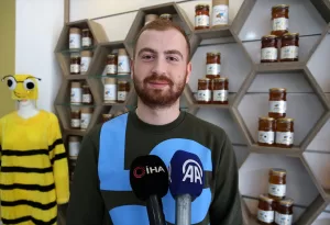 BİTLİS (AA) – Bitlis balı, Fransa'nın başkenti Paris'te gerçekleştirilen Uluslararası