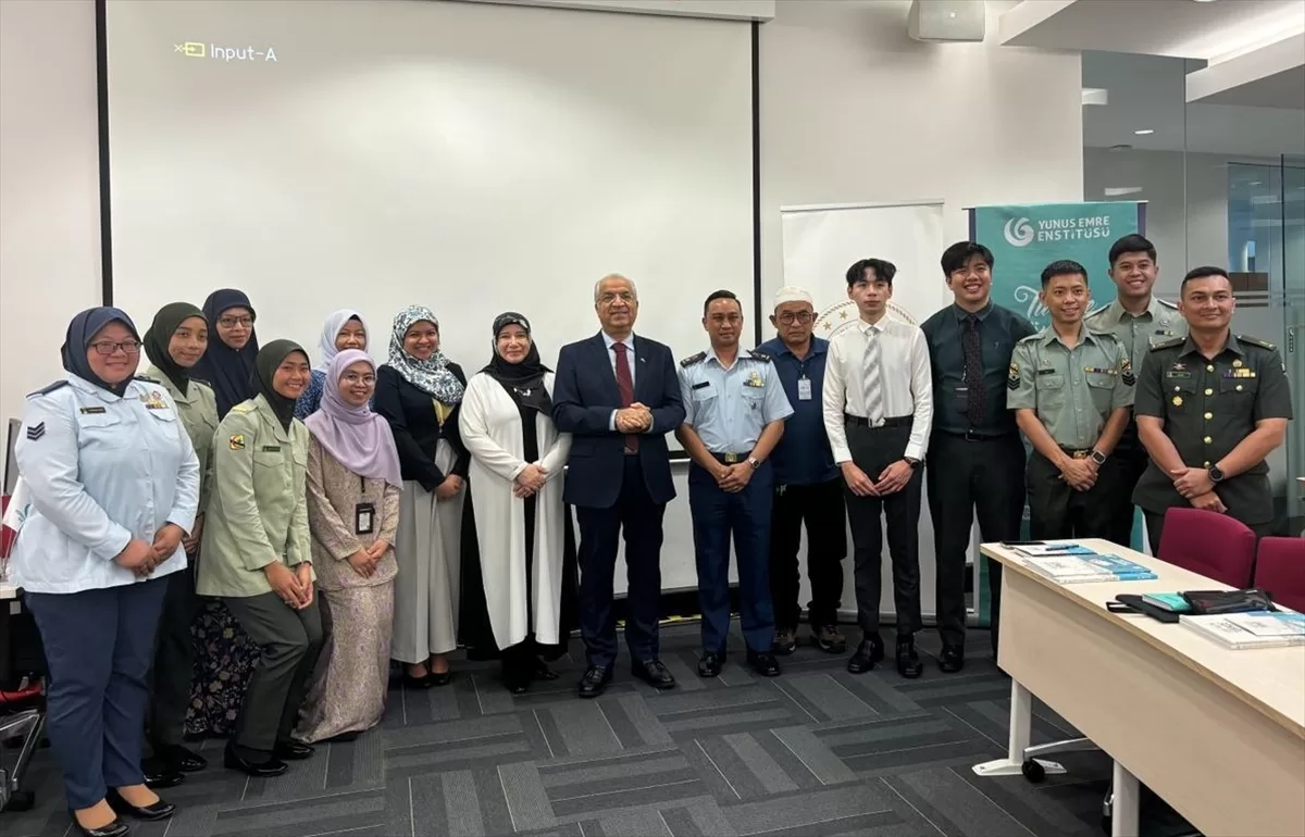 Brunei'de Savunma Bakanlığı yetkililerine yönelik Türkçe dil kursu düzenlendi