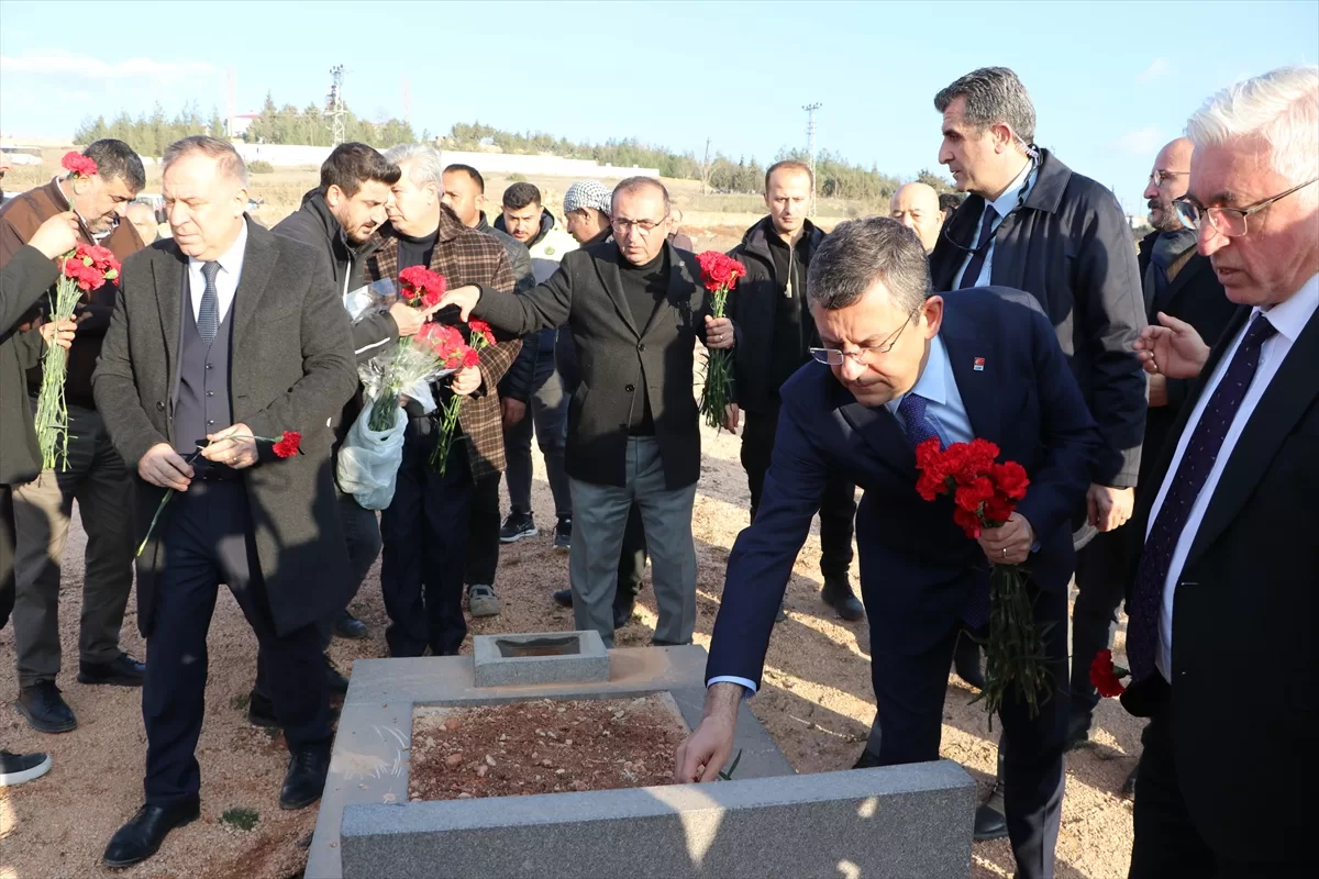 CHP Genel Başkanı Özel, 7,7 büyüklüğündeki depremin merkez üssü Pazarcık'ta konuştu: