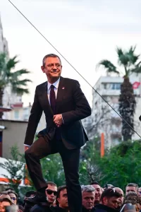 İZMİR (AA) – CHP Genel Başkanı Özgür Özel, İzmir'de her