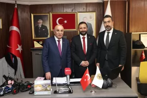 - "Motokurye esnafımızın sıkıntılarını biliyoruz. Sizlere taksi durakları gibi motokurye