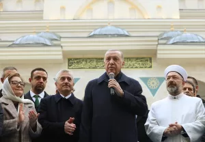 - "Camilerimiz, tevhidin olduğu kadar vahdetin, birlik ve beraberliğin, müminler