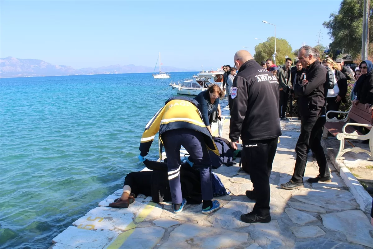 Datça'da fotoğraf çektirmek isterken denize düşen 2 kadın yaralandı