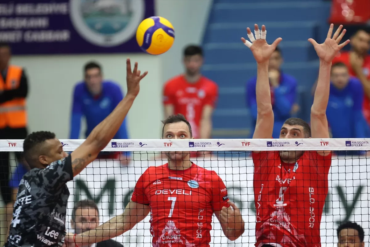 Voleybol: AXA Sigorta Efeler Ligi