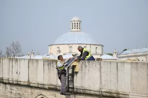 EDİRNE (AA) – Edirne'deki tarihi köprüler, güneş panellerinden elde edilen