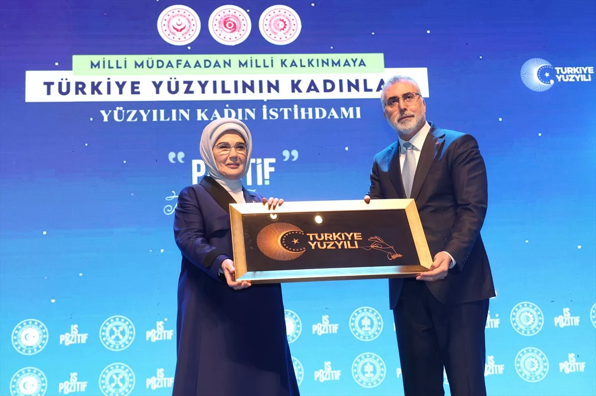 Emine Erdoğan, “Yüzyılın Kadın İstihdamı 'İş-Pozitif' Tanıtım Programı”nda konuştu: