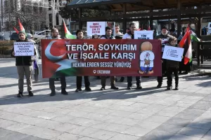 ERZURUM (AA) – Erzurum'da görevli sağlık çalışanları, İsrail'in Gazze'ye yönelik