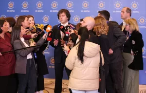 - Başbakanlık görevinden istifa eden Garibaşvili, iktidardaki Gürcü Hayali Partisinin