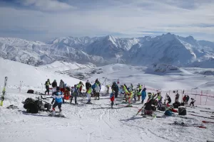 HAKKARİ (AA) – Türkiye Kayak Federasyonu tarafından Hakkari'de düzenlenen Alp