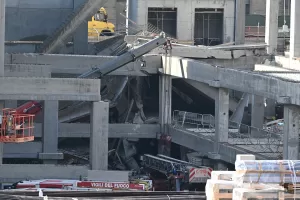 ROMA (AA) – İtalya'nın Floransa kentinde inşaat halindeki yapının çökmesi