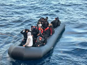 İZMİR (AA) – İzmir'in Karaburun ve Foça ilçesi açıklarında 57'si