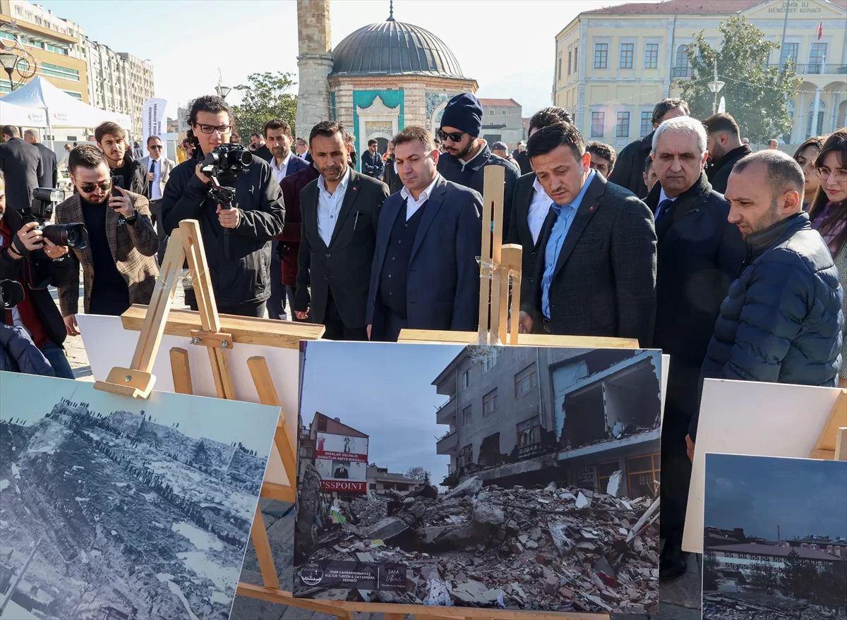 İzmir'de, depremlerin birinci yılında sergi açıldı, anma etkinliği düzenlendi