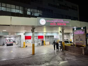 İZMİR (AA) – İzmir'in Karabağlar ilçesinde otomobilin çarpması sonucu yaralanan