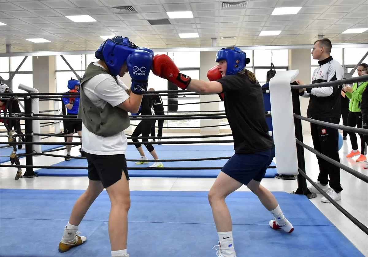 Kadın Boks Milli Takımı, olimpiyat kotası hazırlıklarını Trabzon'da sürdürüyor