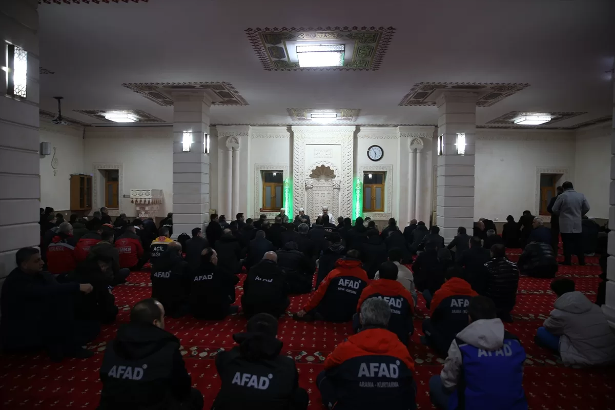 Kahramanmaraş merkezli depremlerde hayatını kaybedenler Mardin ve Siirt'te anıldı