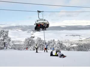 KARS (AA) – Türkiye’nin gözde kayak merkezleri arasında yer alan