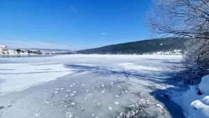 KARABÜK (AA) – Karabük'ün Eflani ilçesinde soğuk hava nedeniyle göletlerin