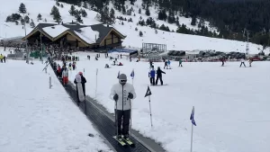 BOLU (AA) – Türkiye'nin önemli kış turizm merkezlerinden Kartalkaya Kayak