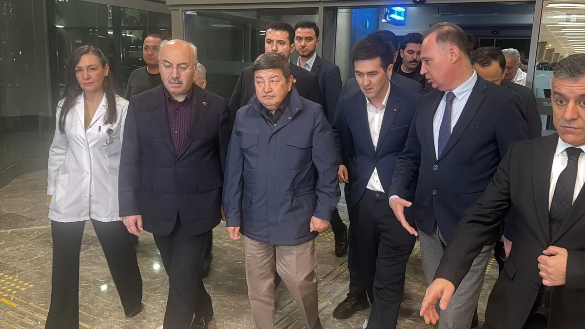 Kırgızistan Bakanlar Kurulu Başkanı Caparov, Adana'da tedavi gören Kırgız yaralıları ziyaret etti