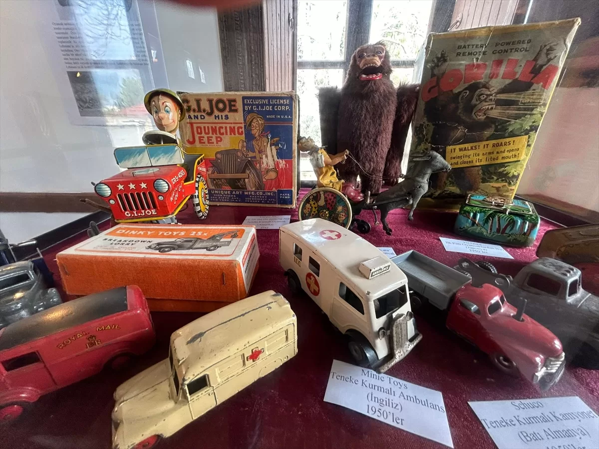 KKTC'de açılan otantik oyuncaklar sergisi, ziyaretçilerini geçmişle buluşturuyor