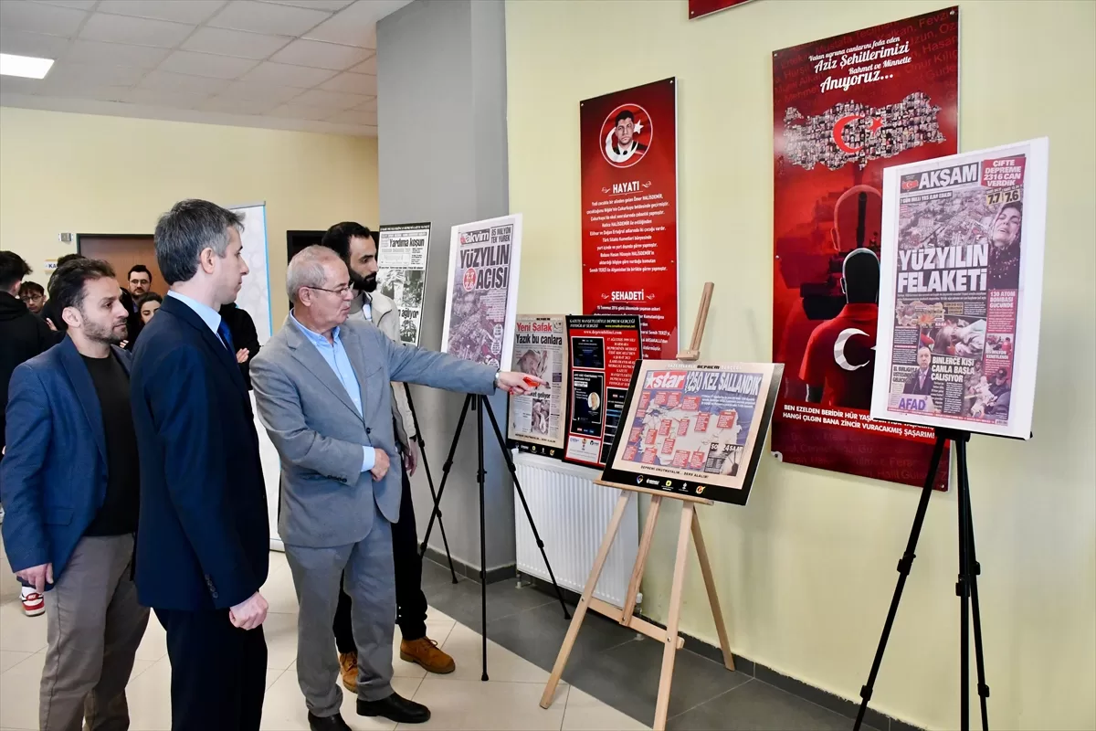 Kocaeli'de deprem farkındalığı için 6 Şubat 2023'teki gazetelerden sergi açıldı