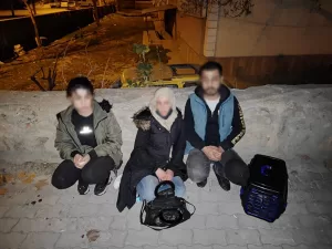 KONYA (AA) – Konya'da kovalamaca sonucu durdurulan araçta 3 düzensiz