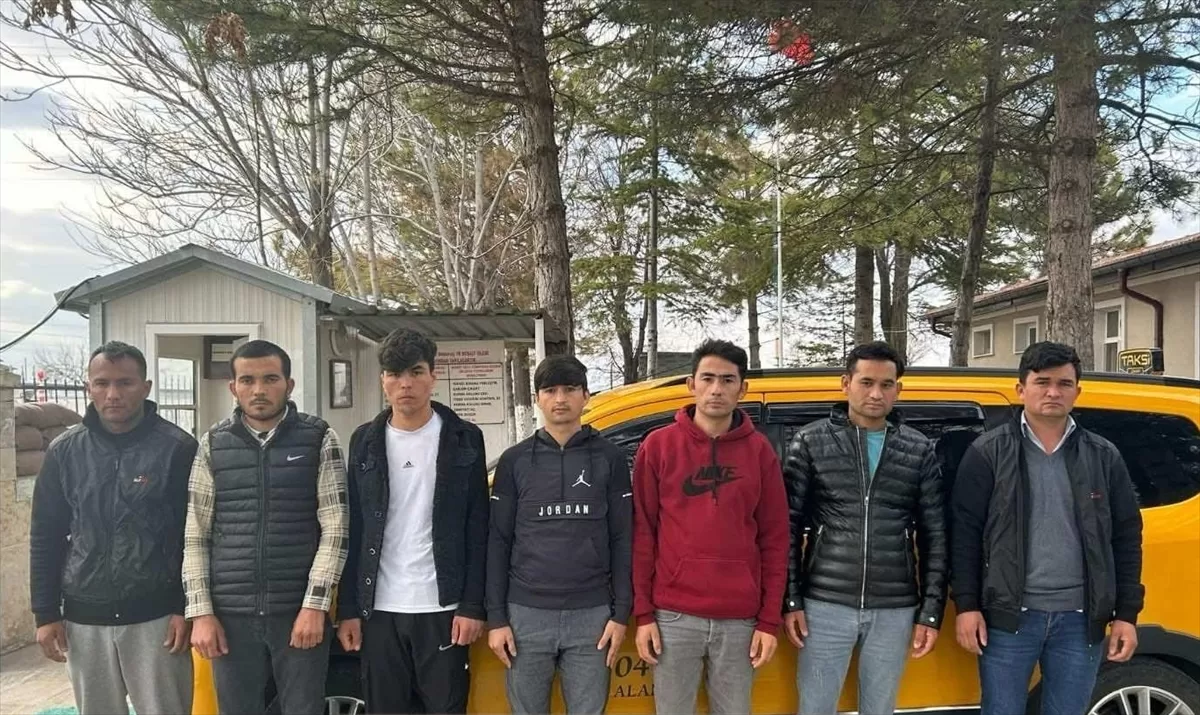 Konya'da yakalanan 7 düzensiz göçmene 159 bin 838 lira idari para cezası uygulandı