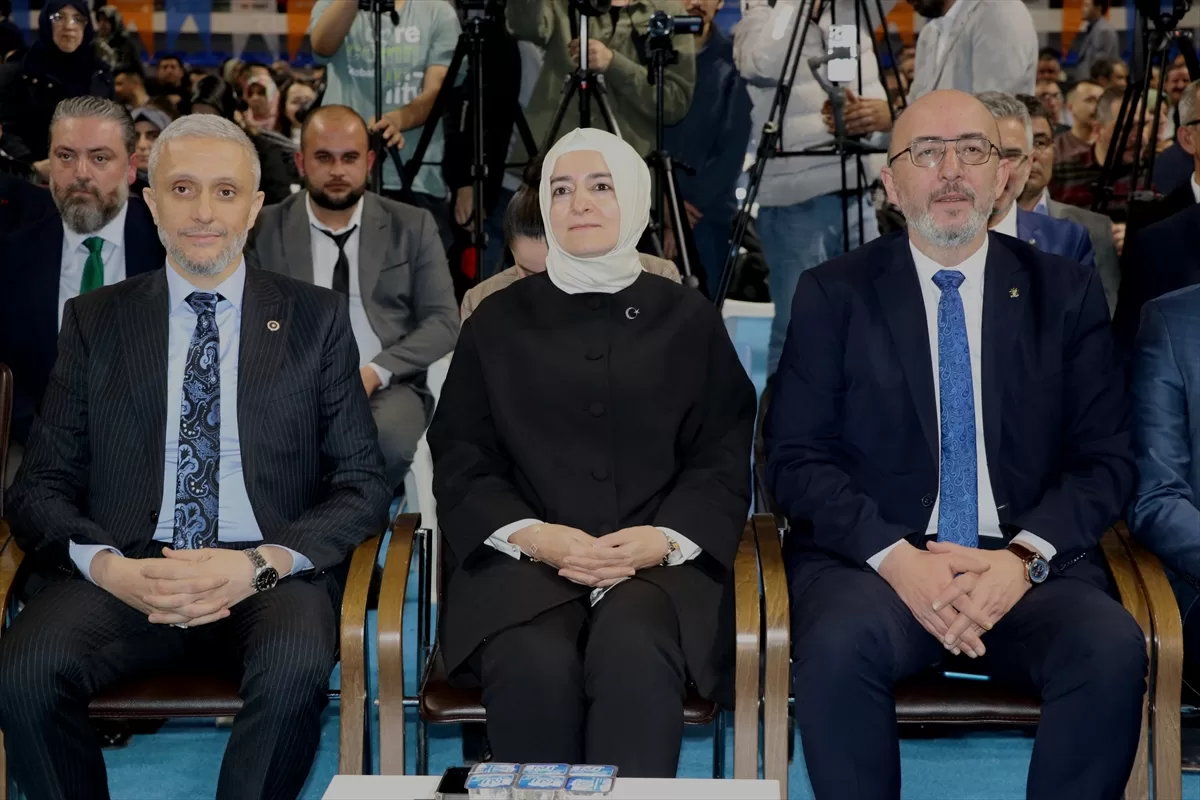 Kütahya'da AK Parti'nin ilçe ve belde belediye başkan adayları tanıtıldı