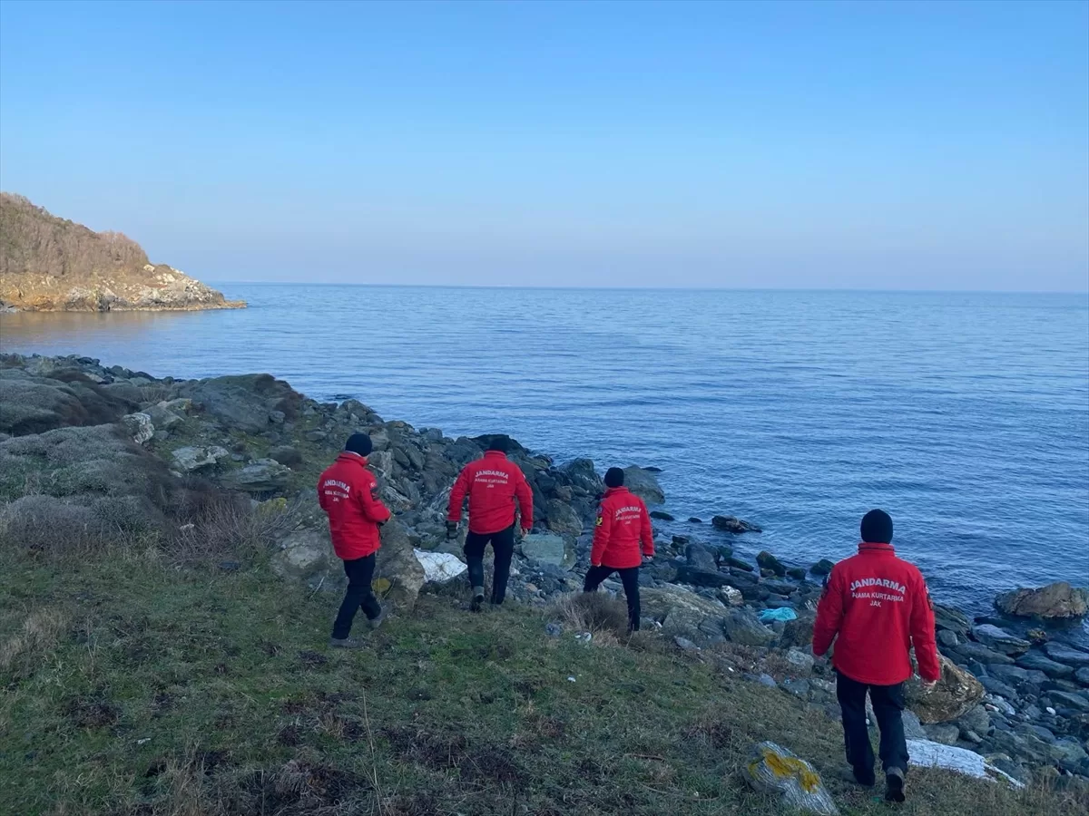 Marmara Denizi'nde batan geminin mürettebatını arama çalışmaları sürüyor