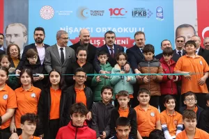 İSTANBUL (AA) – Milli Eğitim Bakanı Yusuf Tekin, "Türkiye'de derslik