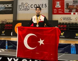 ANKARA (AA) – İspanya'da düzenlenen 20. Eskrim Akdeniz Şampiyonası'nda yıldız