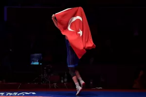 - Yasemin, üst üste 3'üncü, toplam 7'nci Avrupa şampiyonluğunu elde