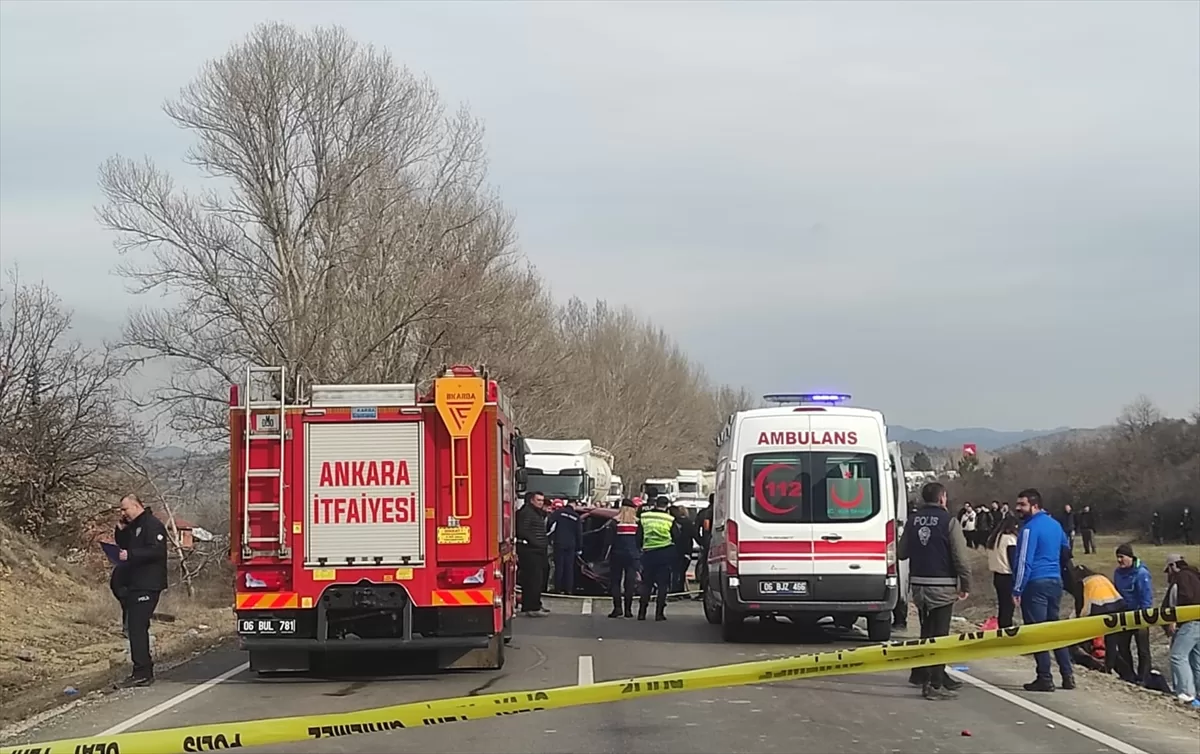 Nallıhan'daki trafik kazasında 3 kişi öldü, 3 kişi yaralandı