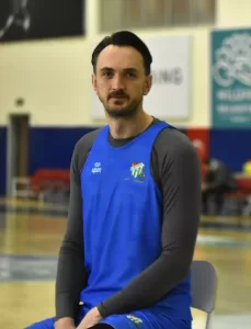 - "Basketbolu çok seviyorum. Tecrübemi aktarmam gerekiyor ve bunu da