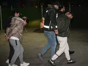 - Zanlıların dron fabrikası kurarak kar payı dağıtma vaadiyle 2,5