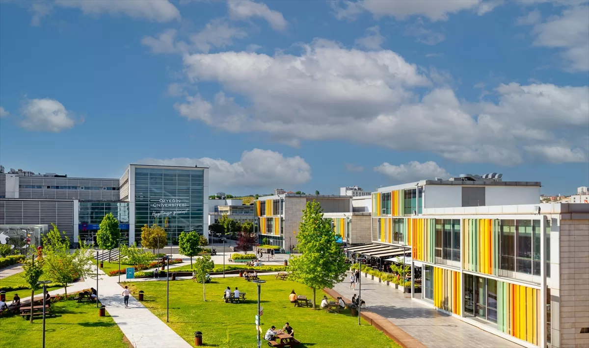 - Program kapsamında teknoloji odaklı yenilikçi iş fikrine sahip girişimciler,