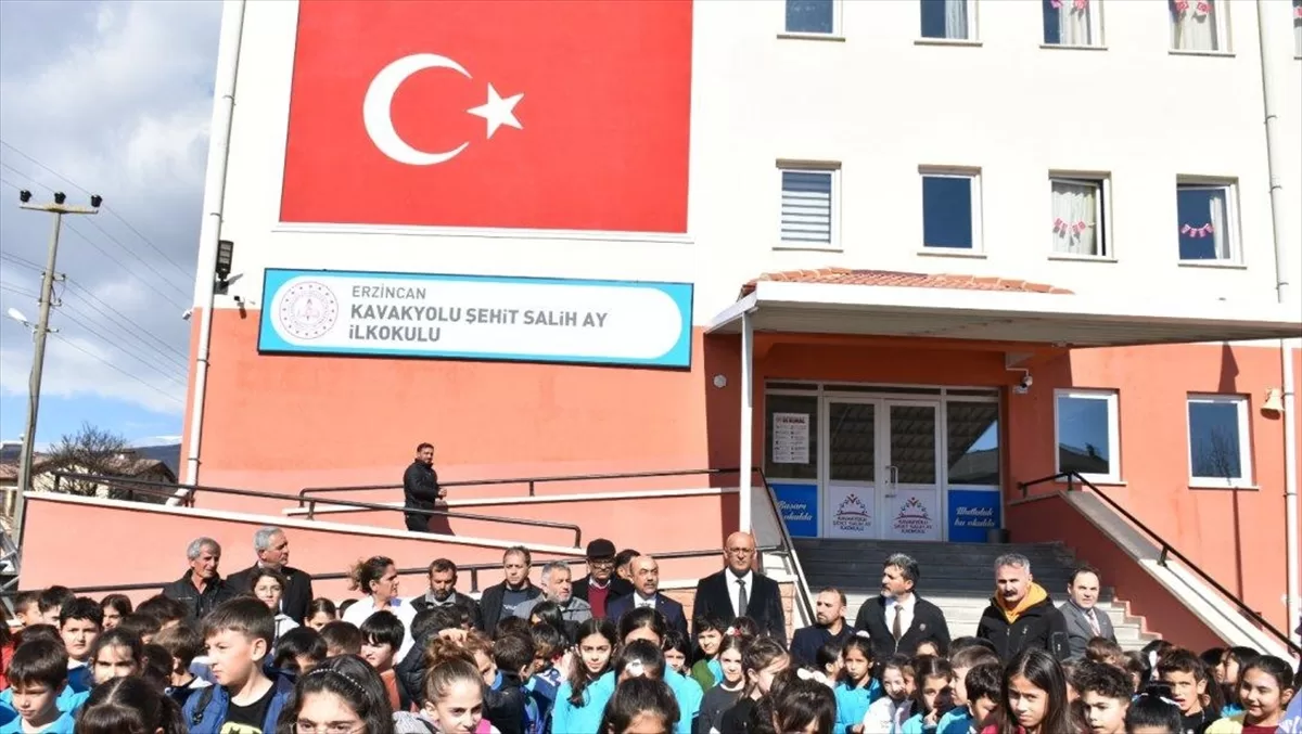 Şehit Salih Ay'ın ismi Erzincan'da, mezun olduğu okula verildi
