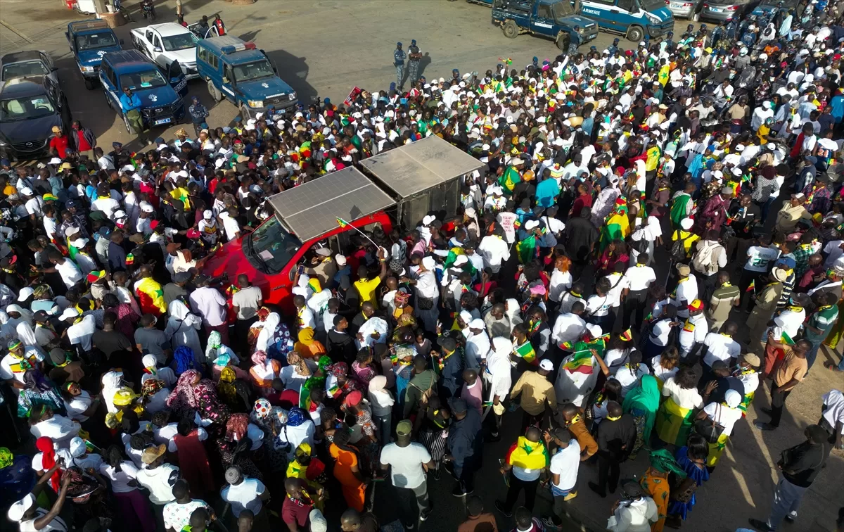 Senegal'de Cumhurbaşkanı Sall'e destek gösterisi düzenlendi