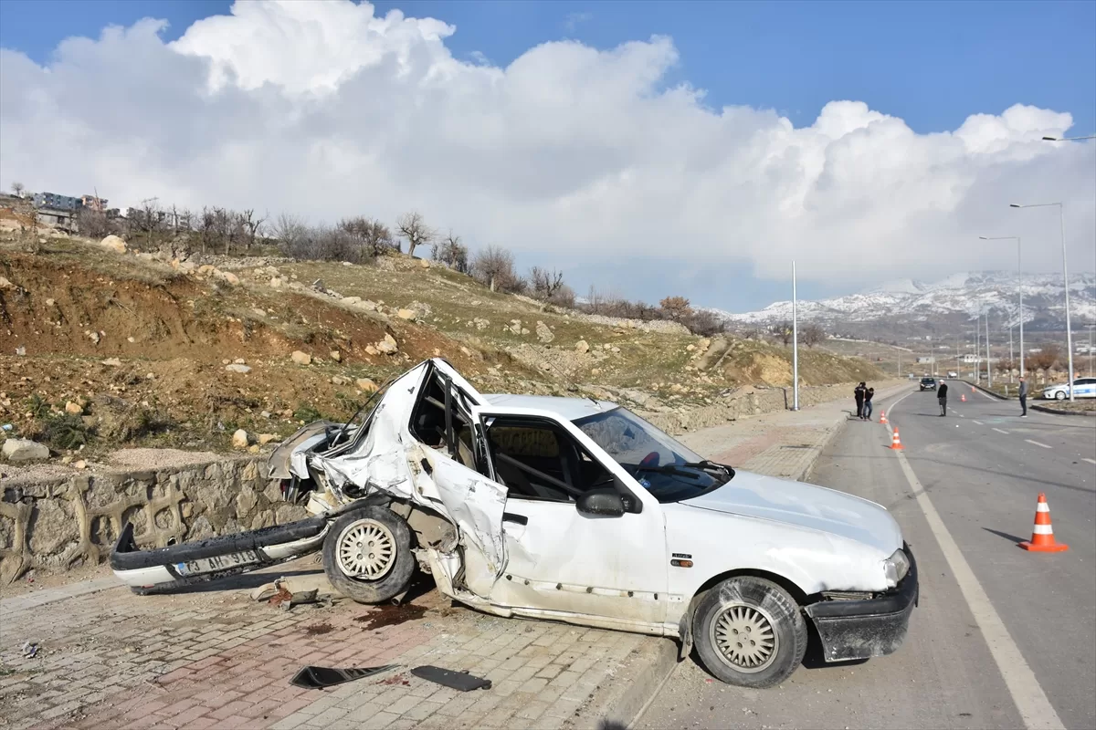 Şırnak'ta pikap ile otomobilin çarpıştığı kazada 4 kişi yaralandı