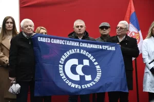 MİTROVİÇA (AA) – Kosova’nın Mitroviça şehrinde bir araya gelen Sırplar,