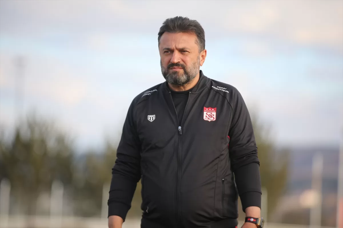 Sivasspor Teknik Direktörü Bülent Uygun, taraftardan destek istedi: