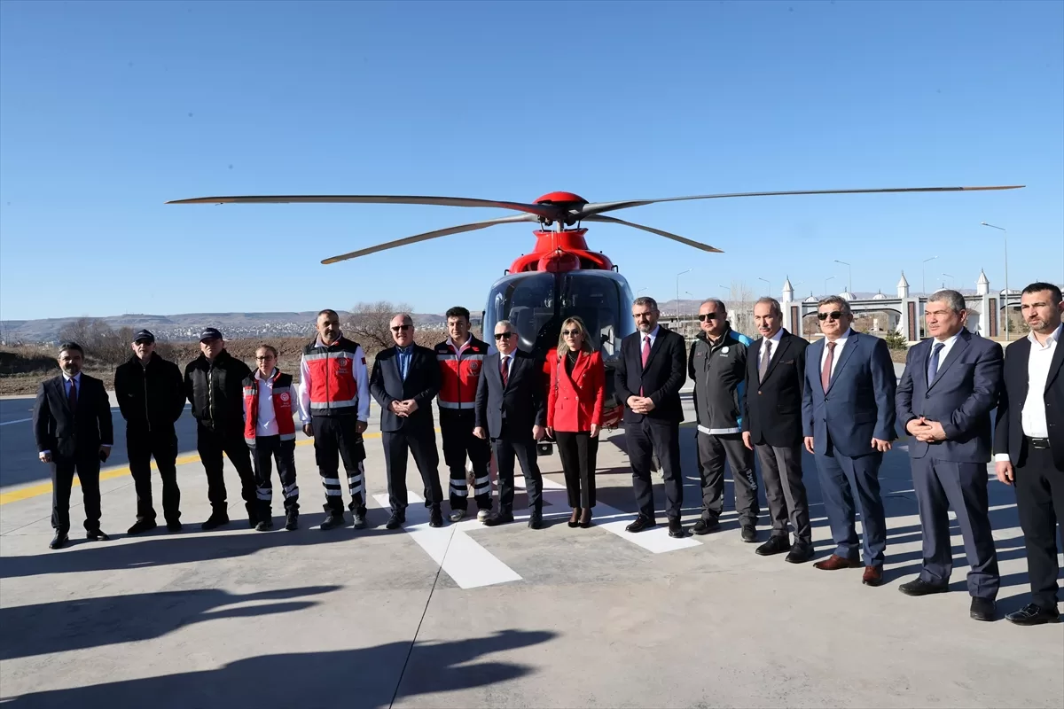 Sivas'ta ambulans helikopter hizmete girdi