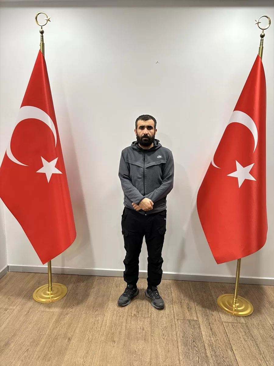 Terör örgütü PKK'nın sözde sorumlularından Murat Kızıl, MİT ve emniyetin ortak operasyonuyla yakalandı